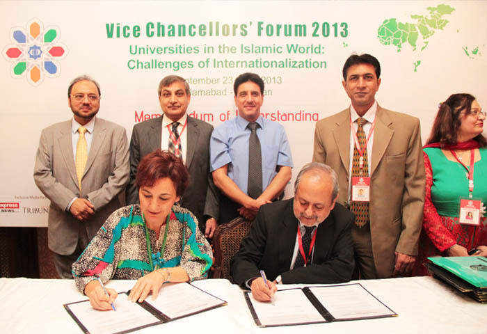 CIIT Co-organizes Vice Chancellors' Forum 2013