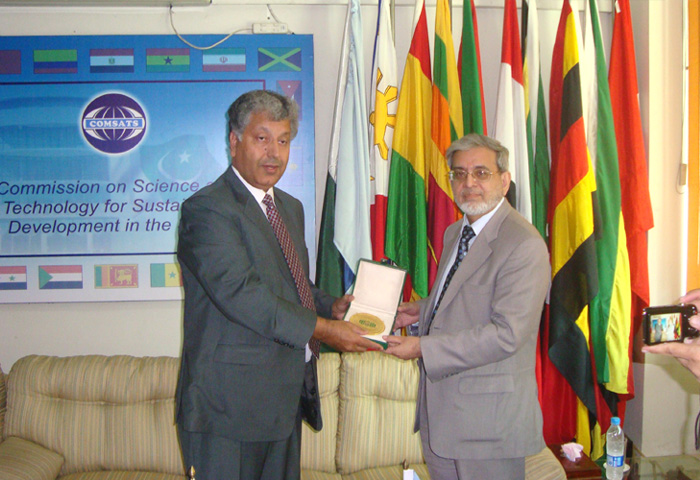 COMSATS Receives ISESCO Medal for S&T-led Initiatives