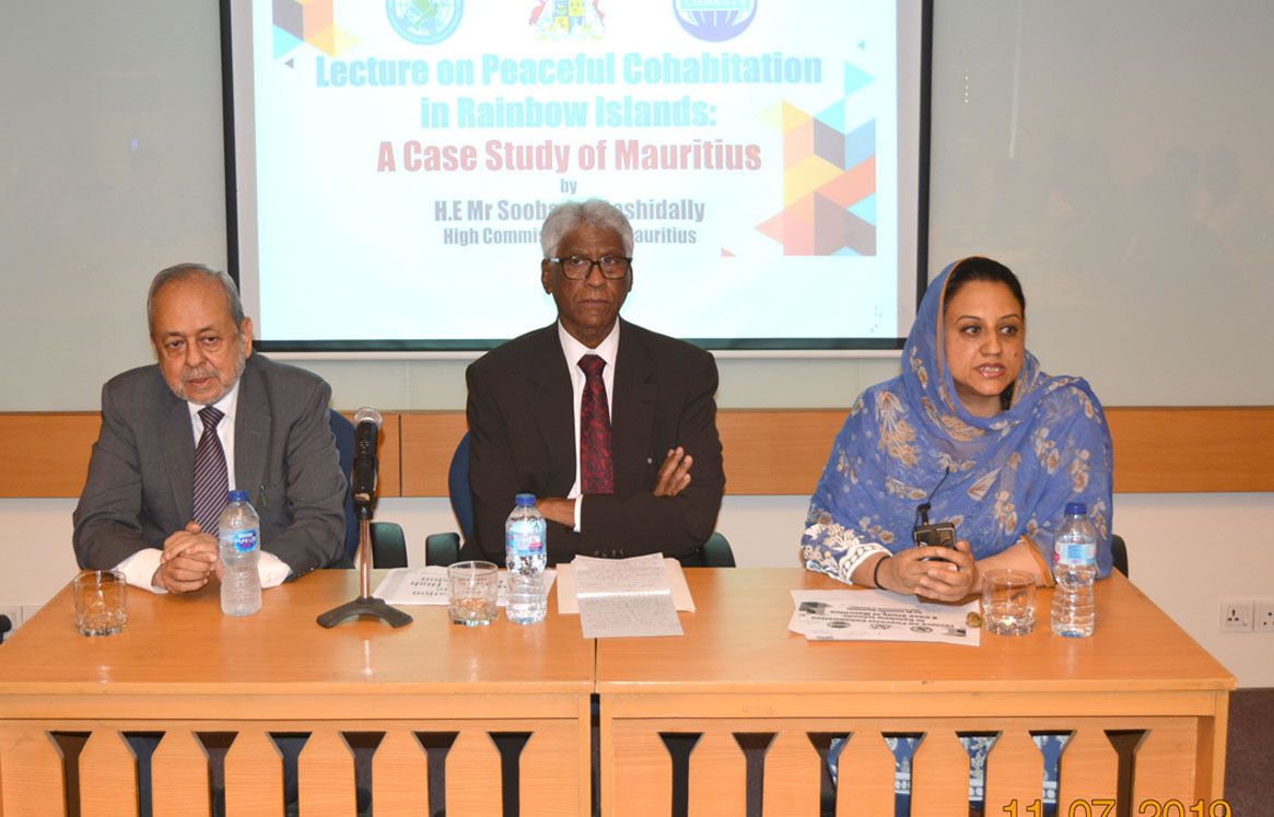 Talk on “Peaceful Cohabitation in Rainbow Islands: A Case Study of Mauritius” held at COMSATS Secretariat